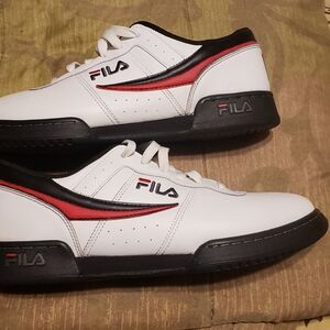 Fila Men's White, Black, and Red Sneakers